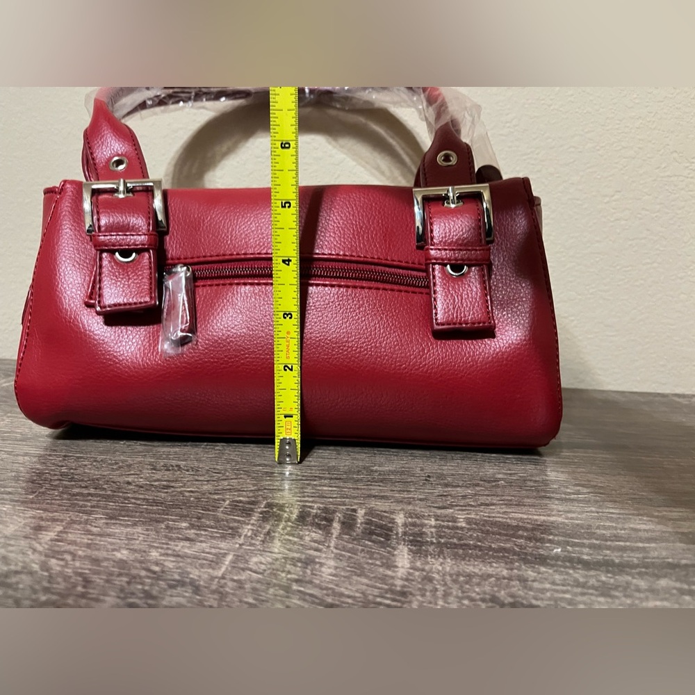 Red Shoulder Bag and Wallet Set - Picture 10 of 11